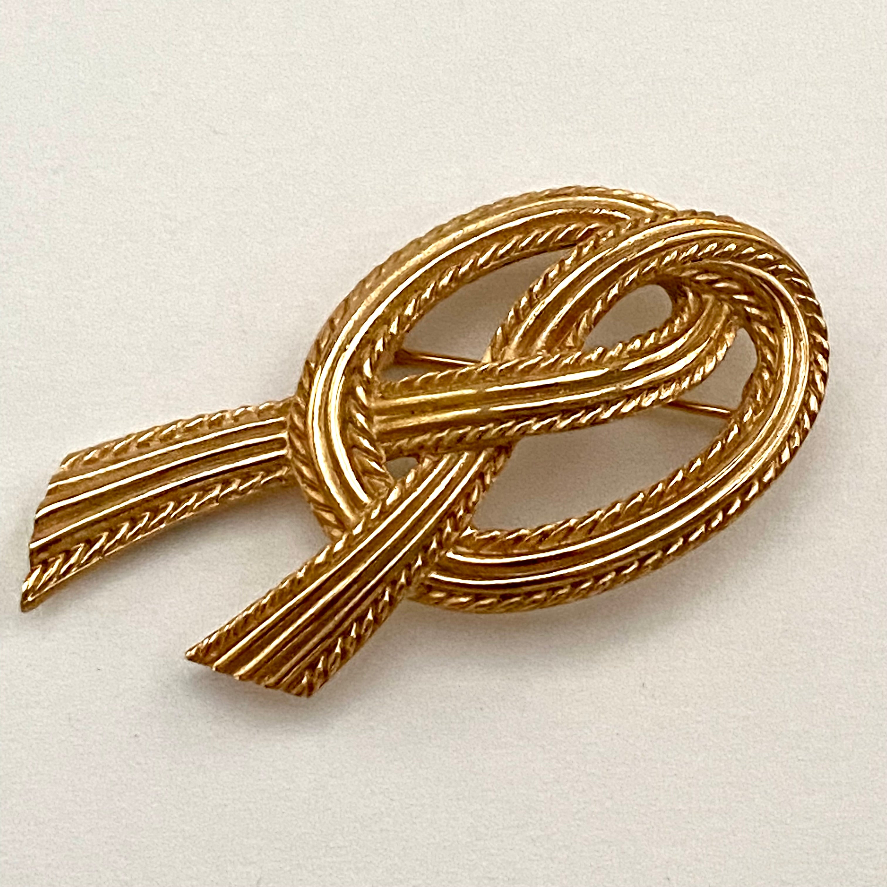 1960s Trifari Gold-Tone Brooch – Retro Kandy Vintage