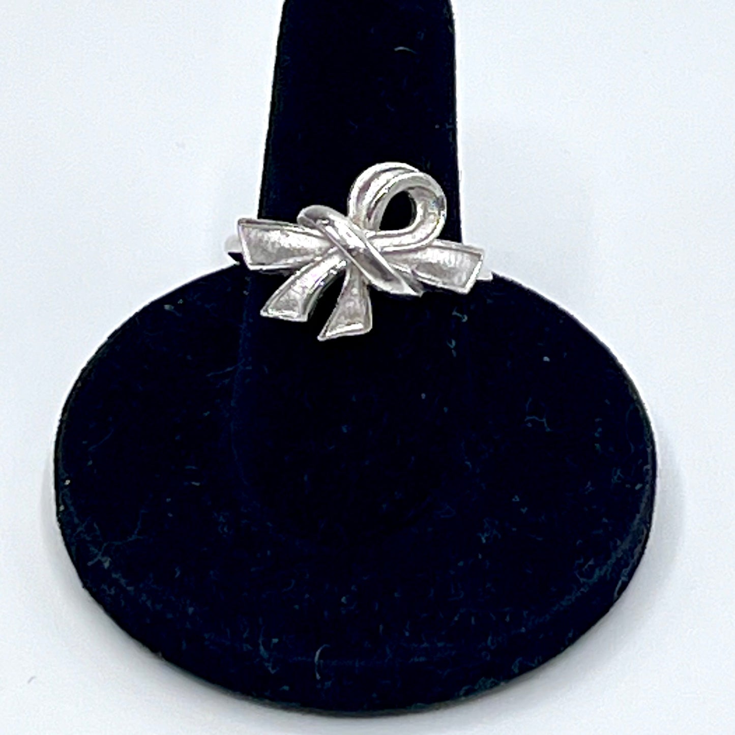 1975 Avon Beau Knot Ring