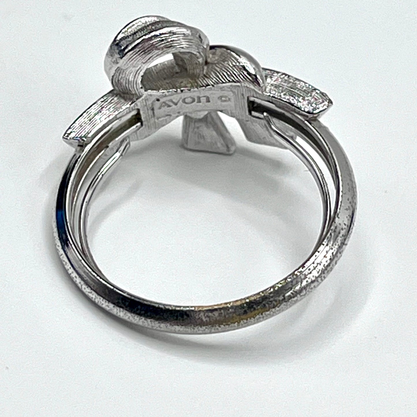 1975 Avon Beau Knot Ring