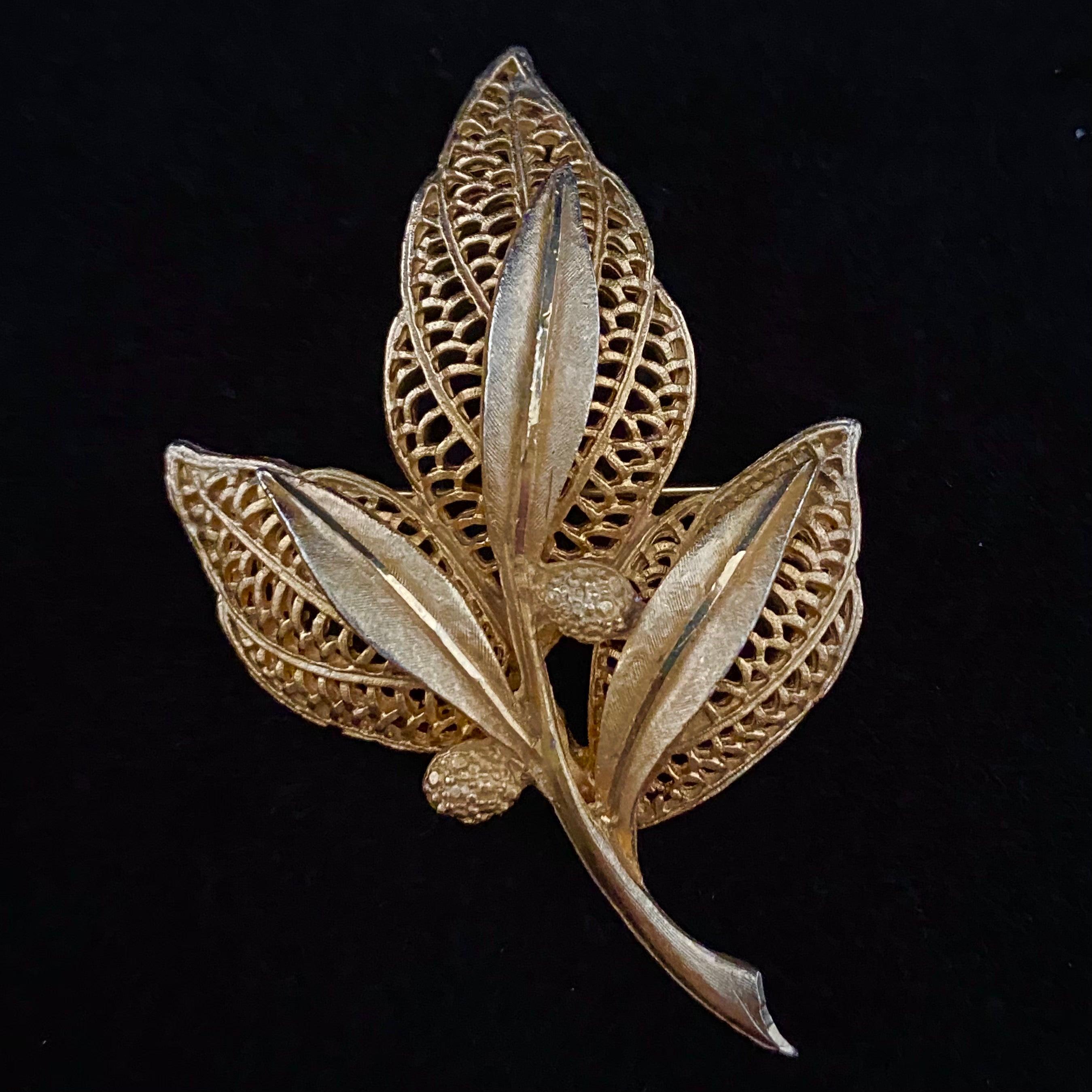 Bsk leaf brooch sale