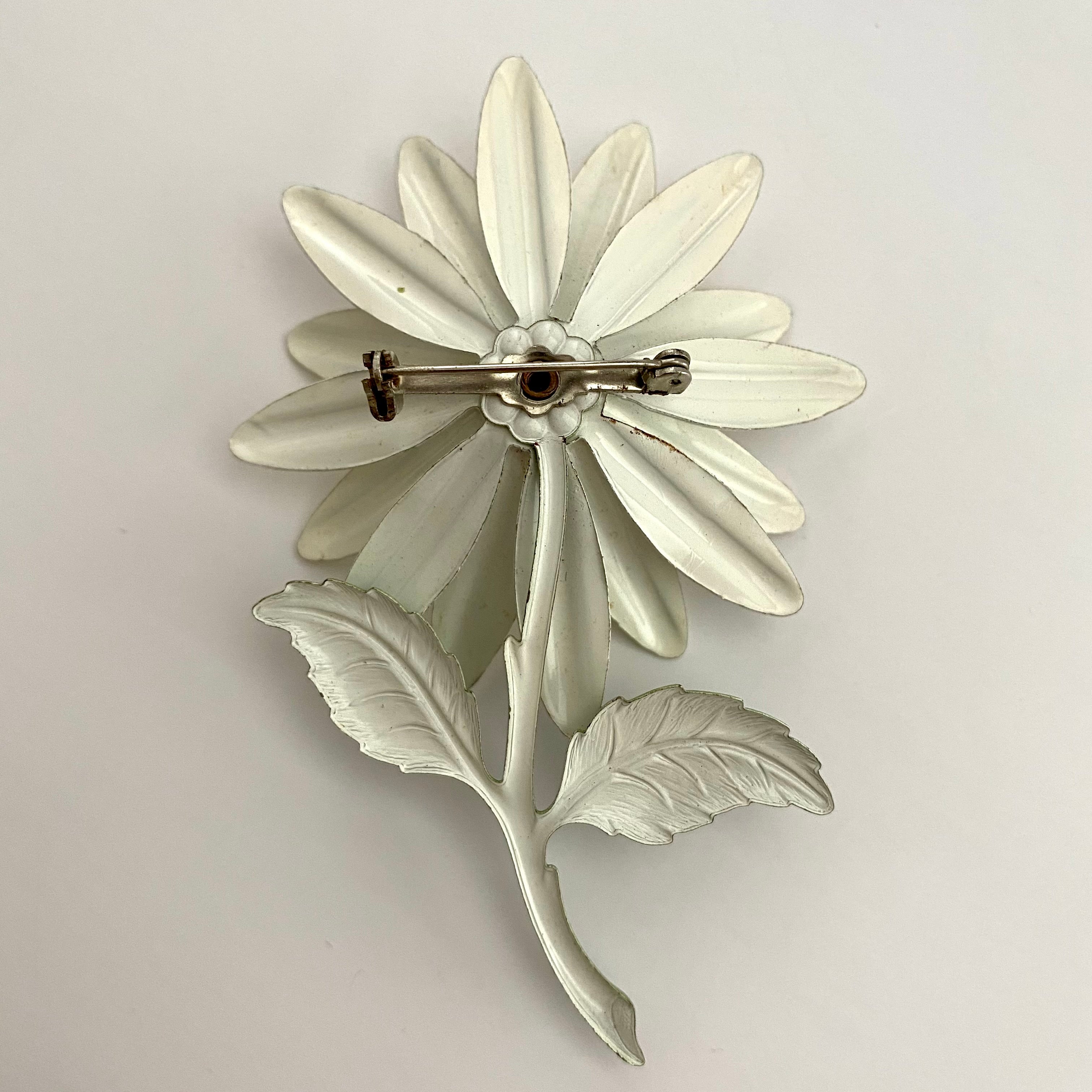 Late 60s/ Early 70s Large Daisy Enamel Flower Brooch