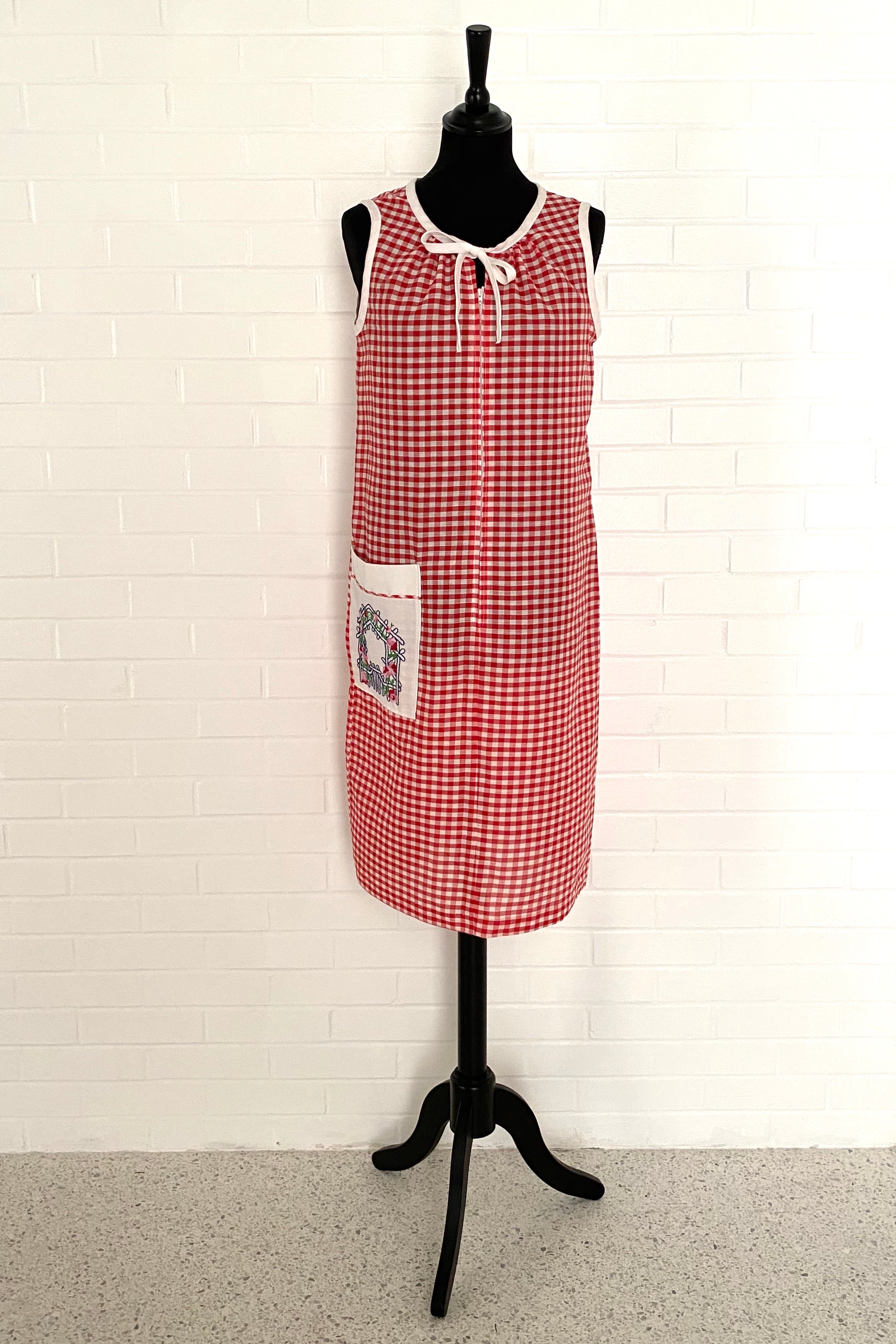 VNTG 1960’s newest detailed house dress