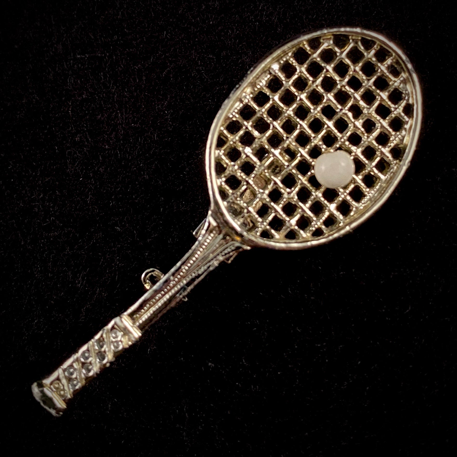 Tennis brooch deals