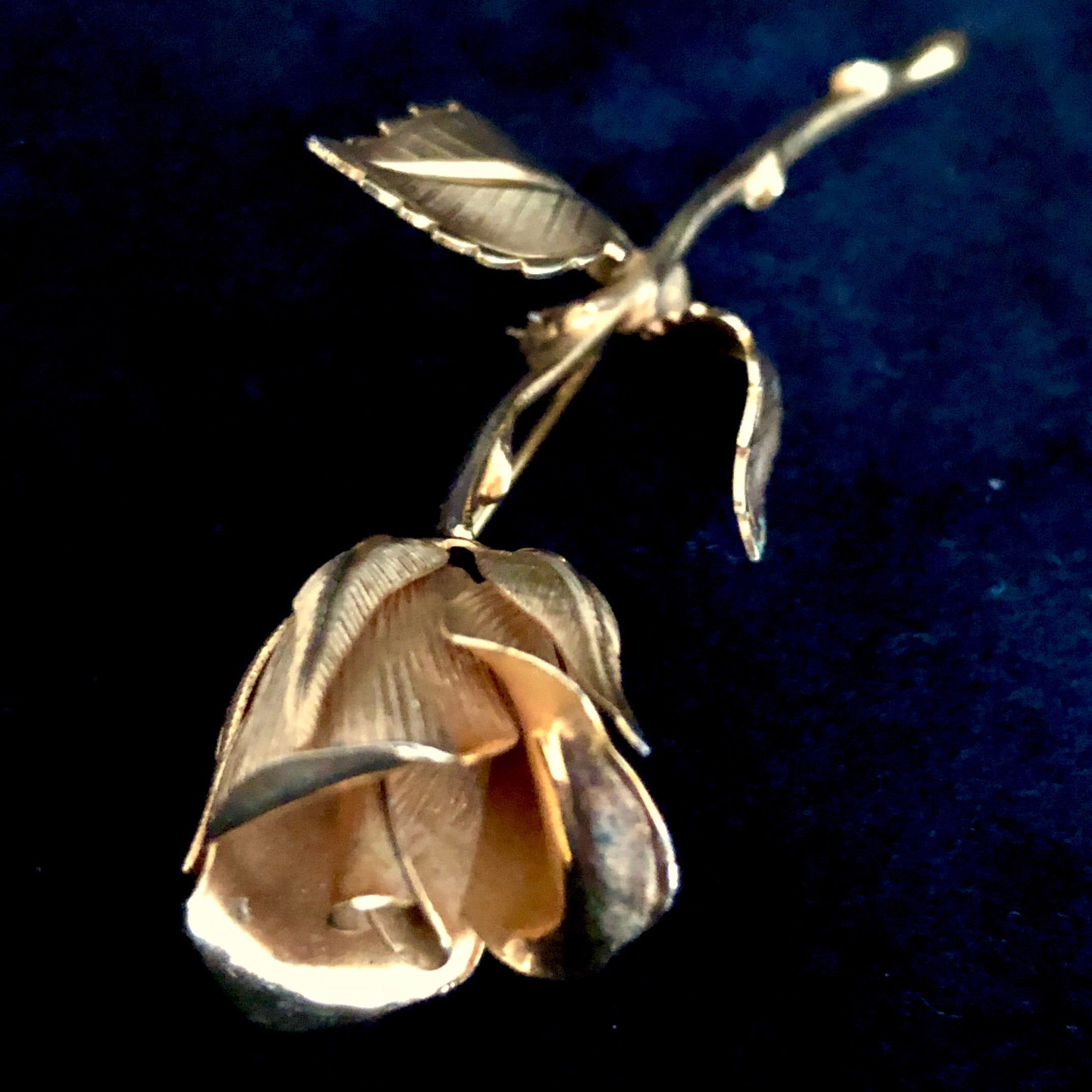 Giovanni gold online rose brooch